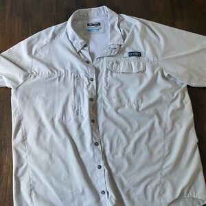 Magellan Outdoors  Men's Gray Short Sleeve Shirt